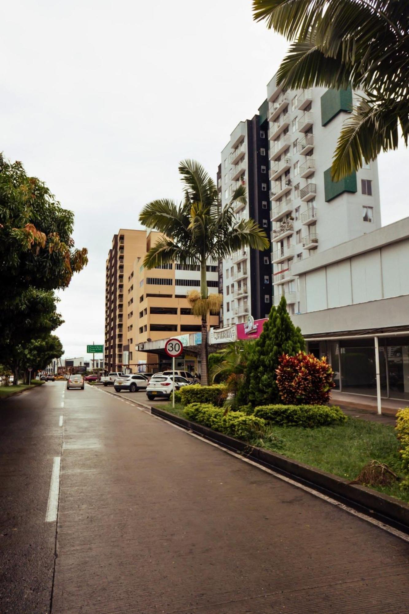 Aparta Estudios Zona 10 亚美尼亚 外观 照片